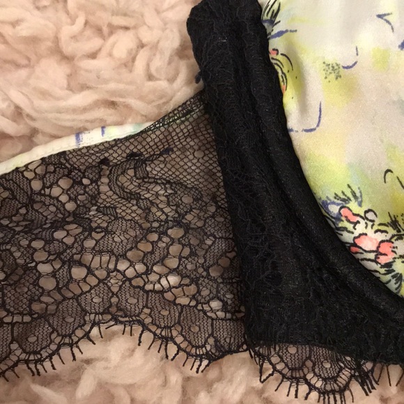 Bra - Picture 3 of 6